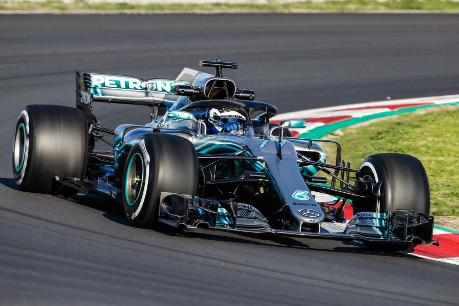  Mercedes-AMG F1 W09 EQ Power+ 2018 года  (фото 13 из 36)